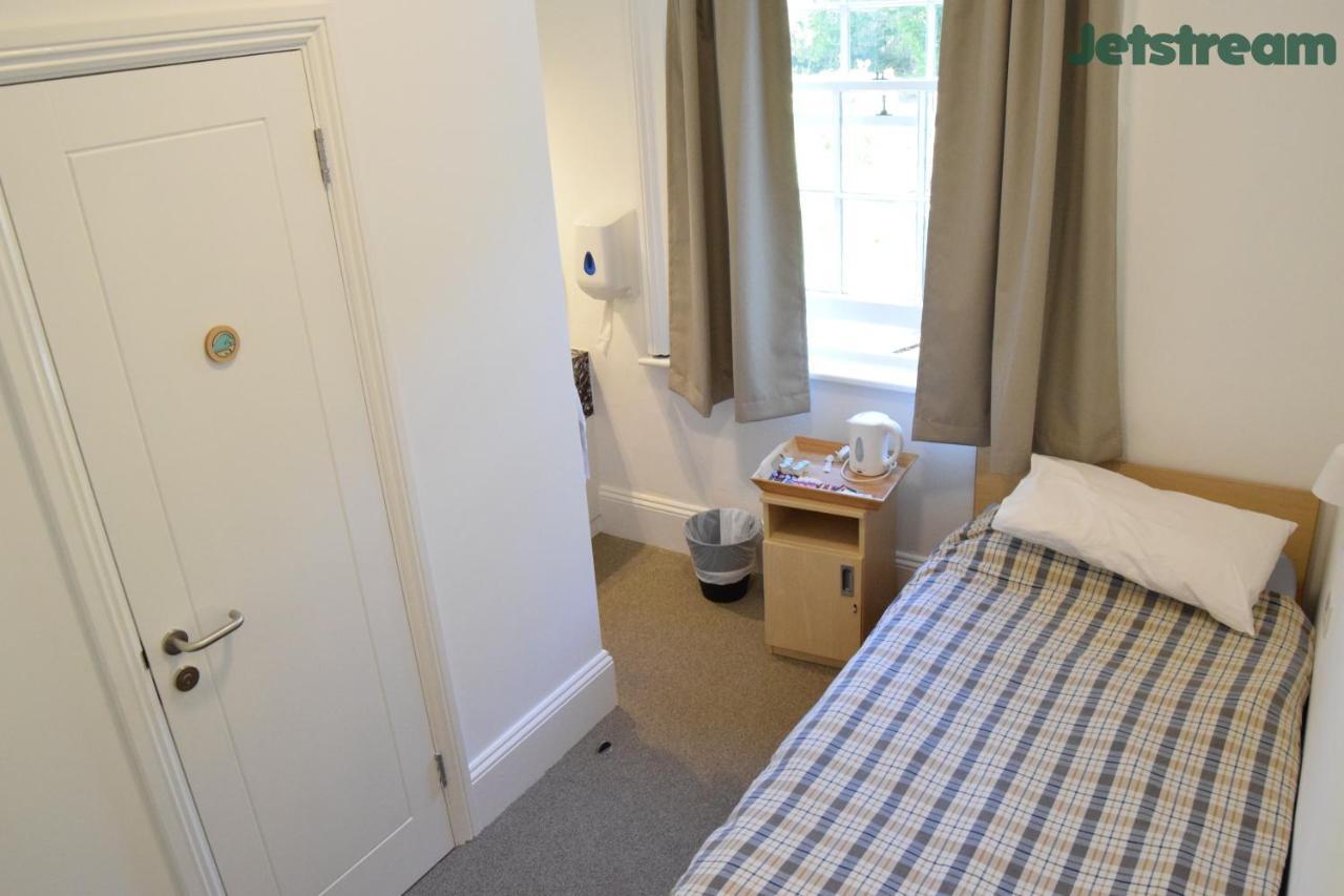 Fsc Juniper Hall Hostel Mickleham Dış mekan fotoğraf